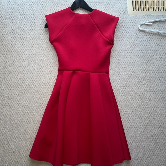 Guess Sleeveless Dress - Picture 6 of 6